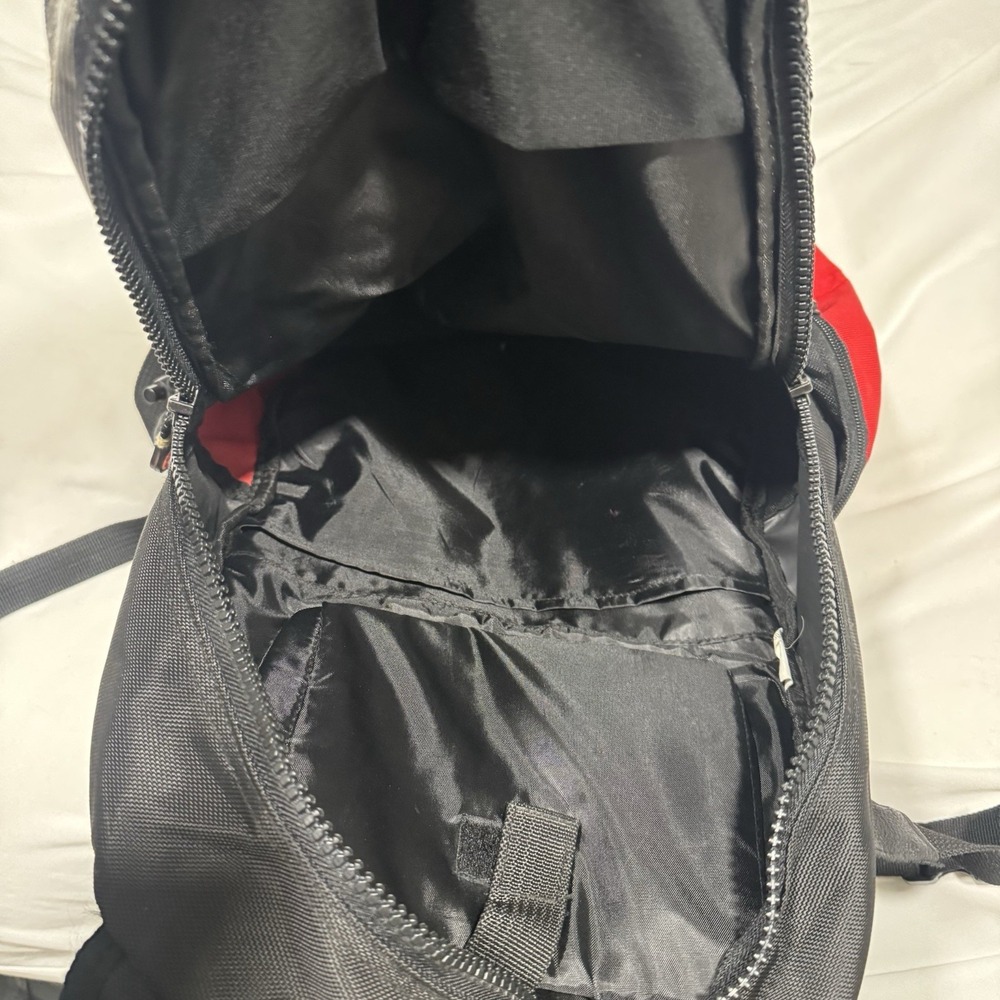 Alinghi Backpack UBS Finance Black/Red Investment Banking Wall Street Merch - Picture 9 of 10